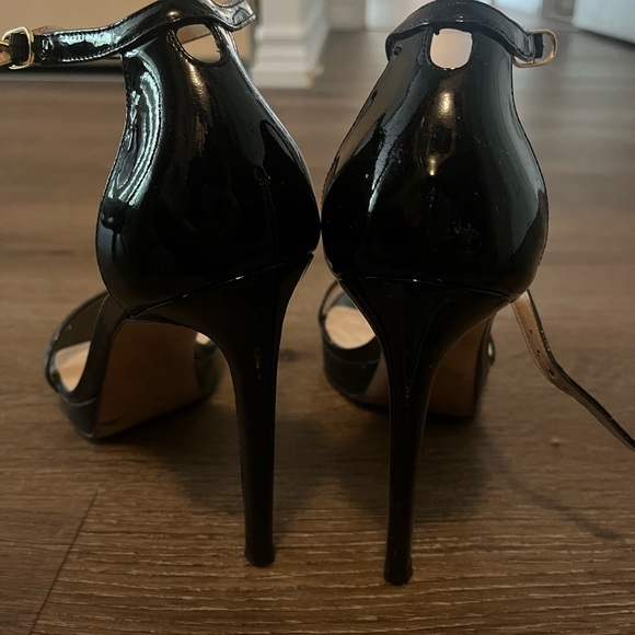 Classic Black Patent Stuart Weitzman heels - Picture 4 of 5